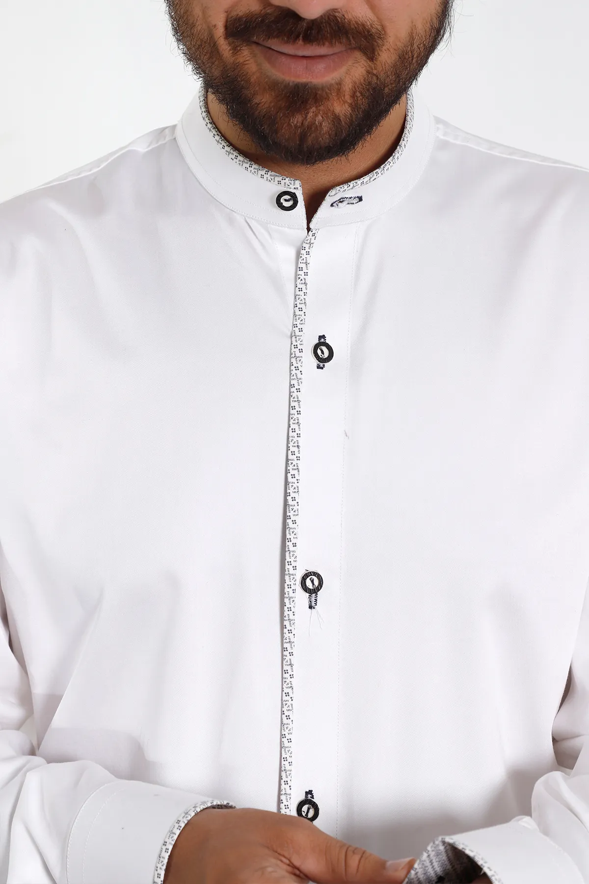 Classic Bavarian White Shirt with Decorative Buttons - Image 3