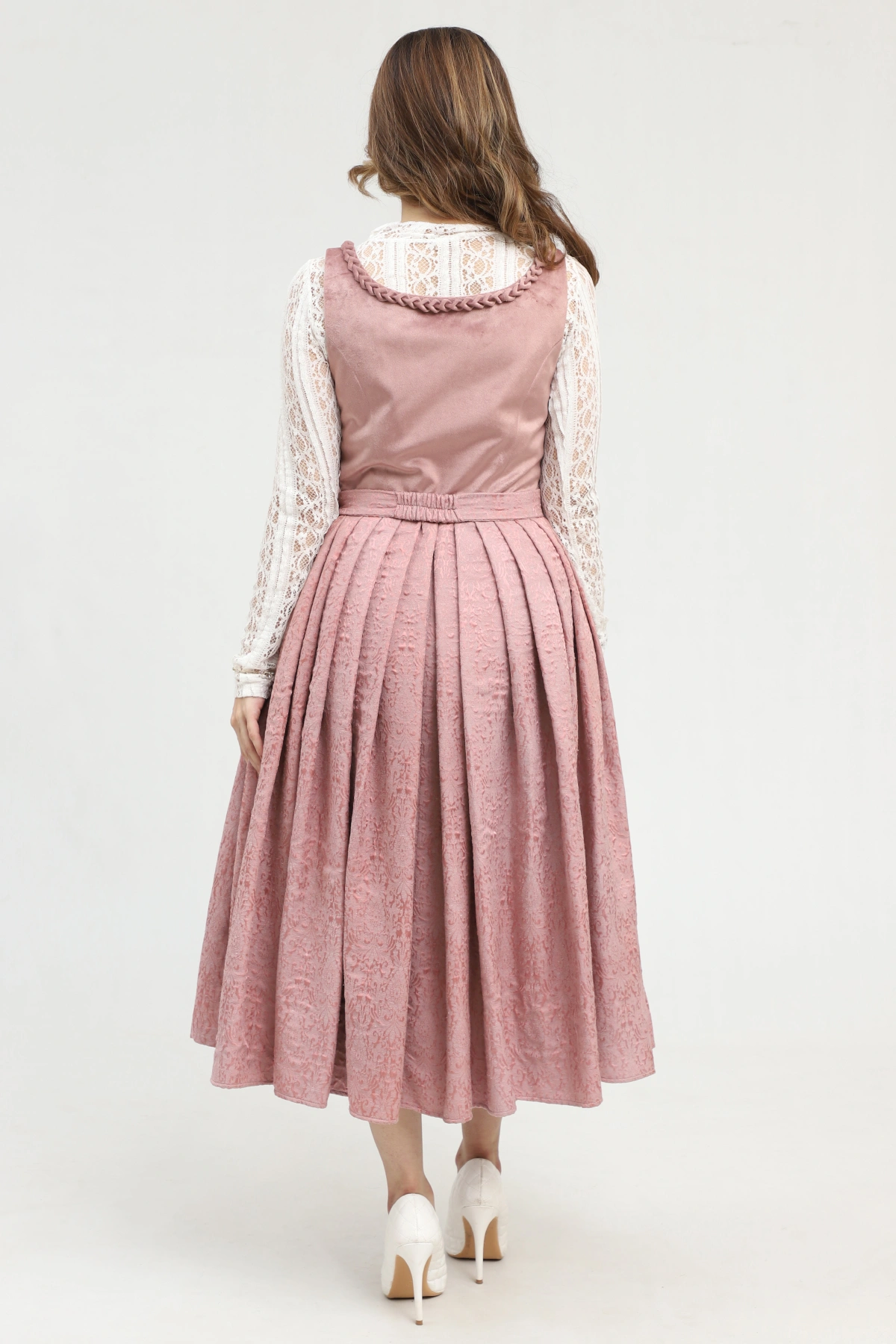 Lovely Light Purple Dirndl Timeless Bavarian Elegance - Image 6