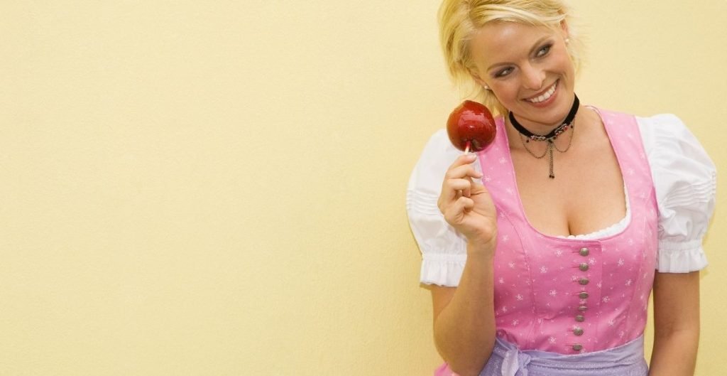 Why Should You Buy a Dirndl Dress Online